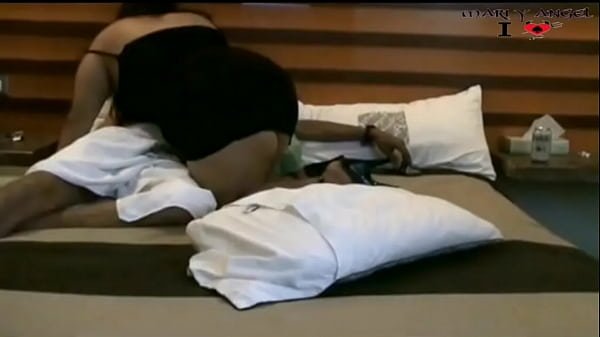 COGIENDO RICO CON EL AMIGO DEL CORNUDO